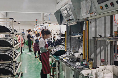 Latest company Solutions about OEM customized truck headlight solutions